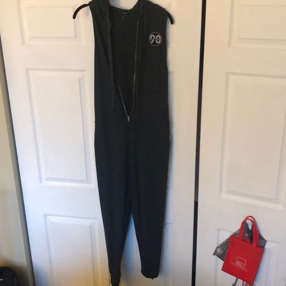 Gray Sleeveless Jumpsuit - Picture 1 of 1